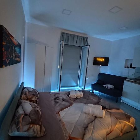 Bro And Sis House Apartment Наполи Екстериор снимка