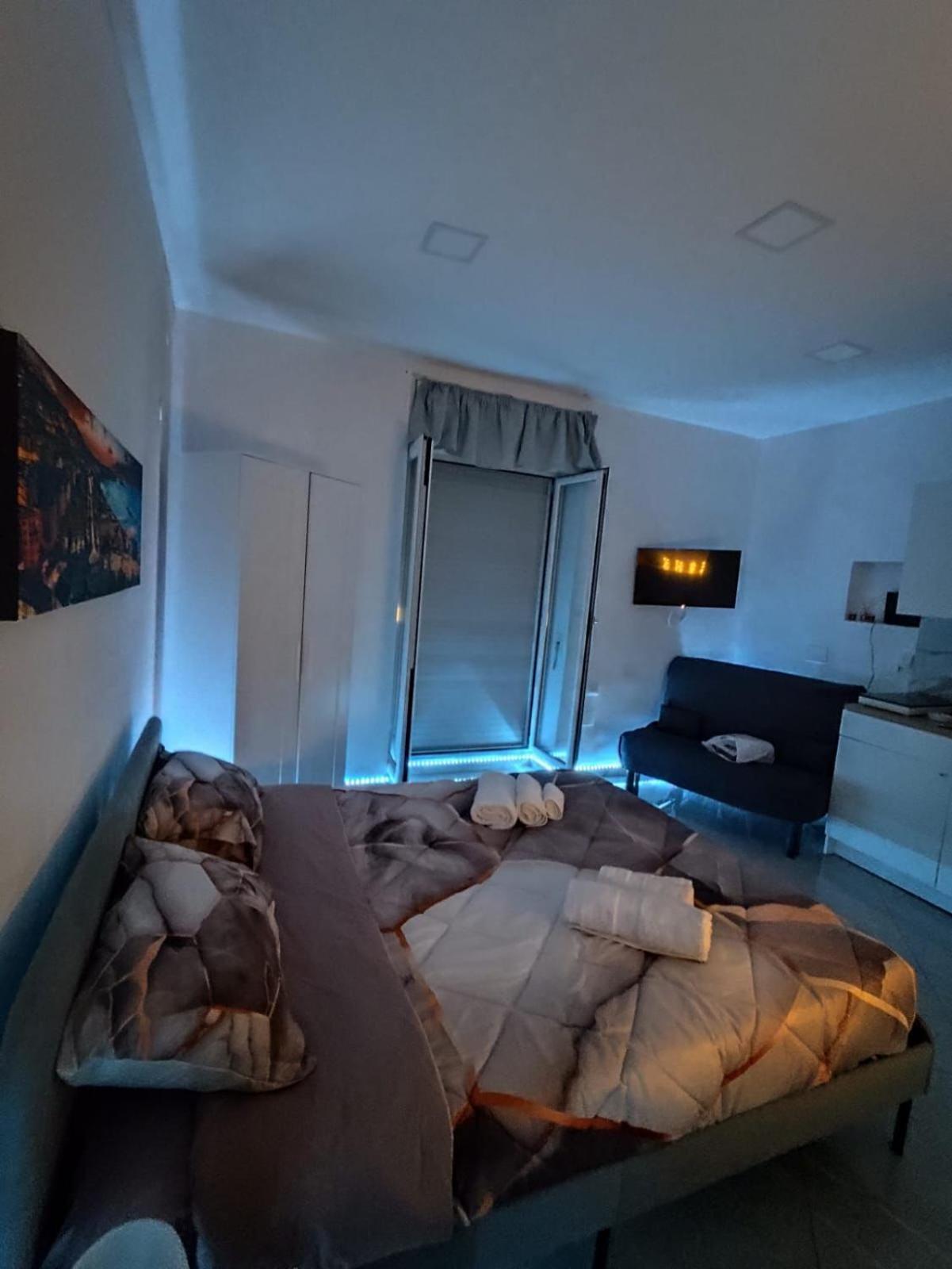 Bro And Sis House Apartment Наполи Екстериор снимка