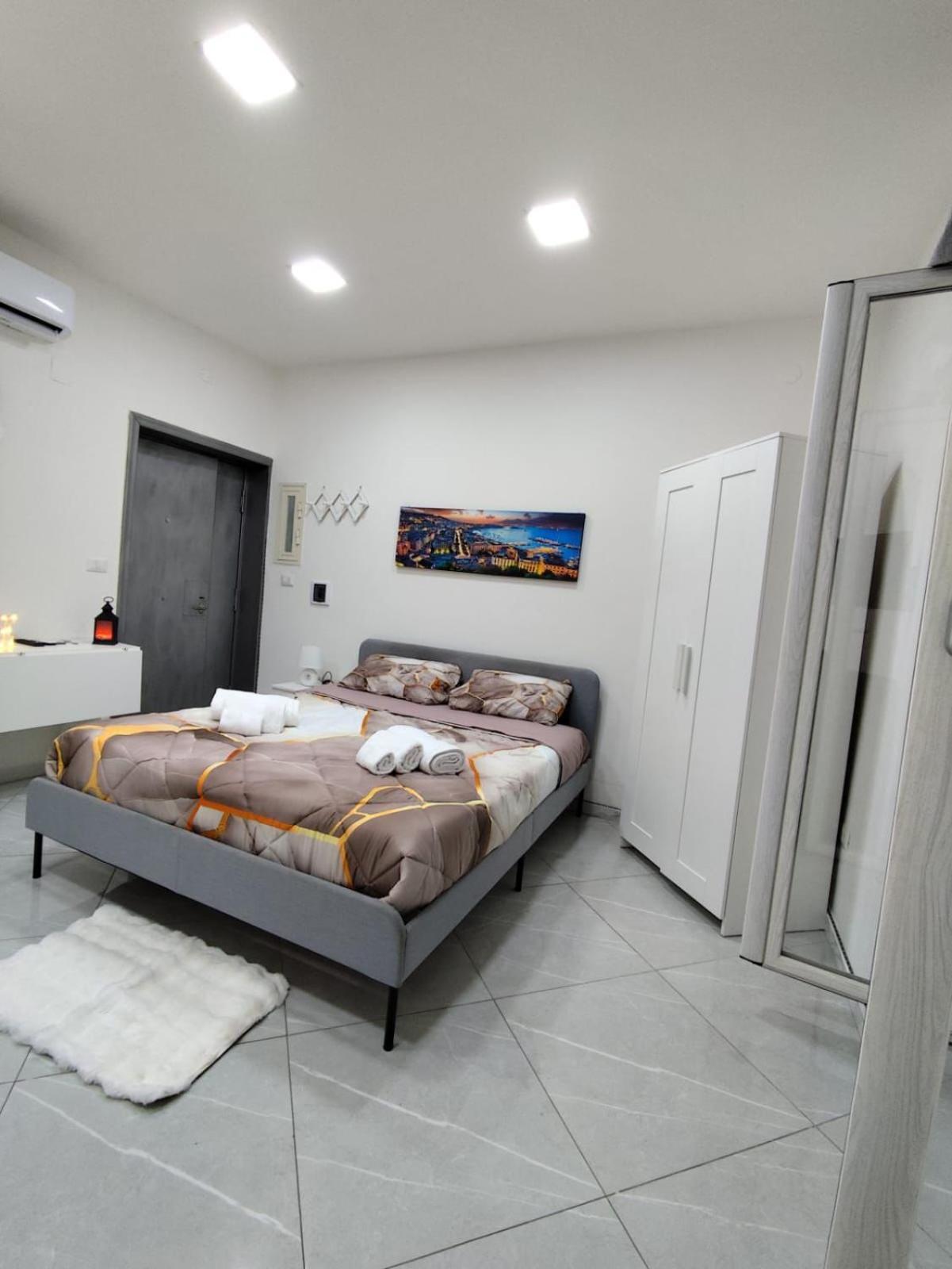Bro And Sis House Apartment Наполи Екстериор снимка