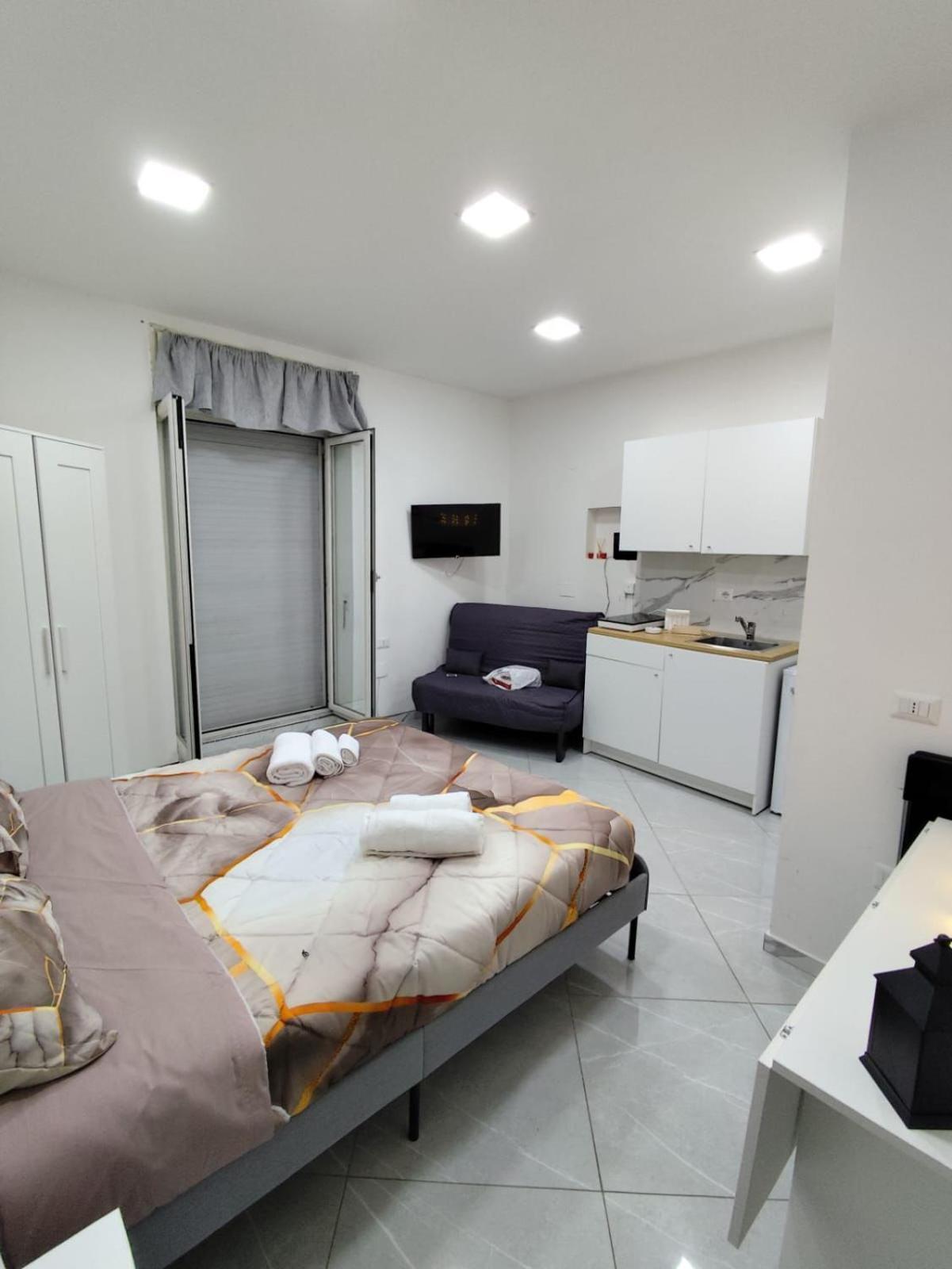 Bro And Sis House Apartment Наполи Екстериор снимка
